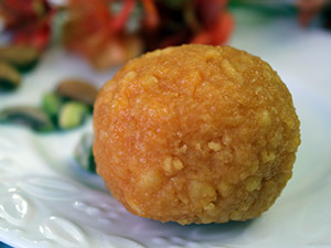 Moti Choor Ladoo boondi 

laddu